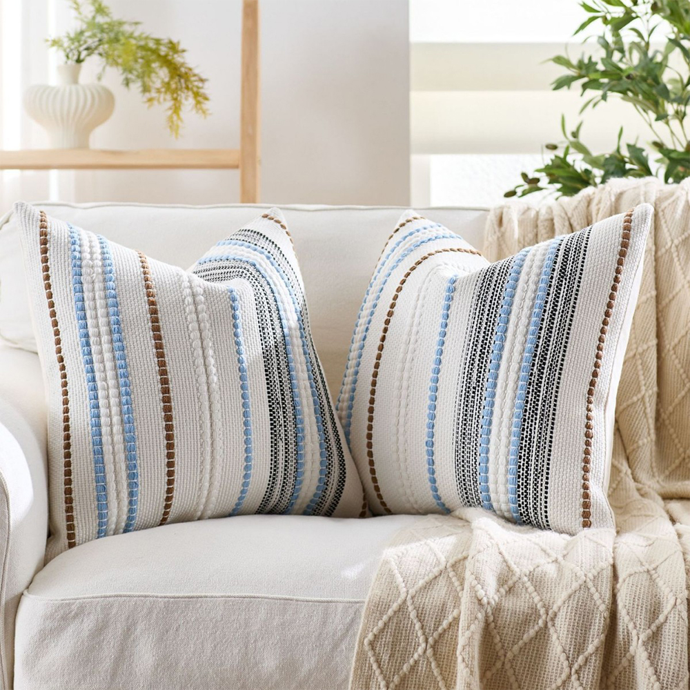 Bantal deko kusyen chenille berjalur
