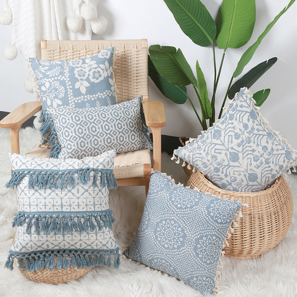 Bantal hiasan kusyen bercetak dengan jumbai