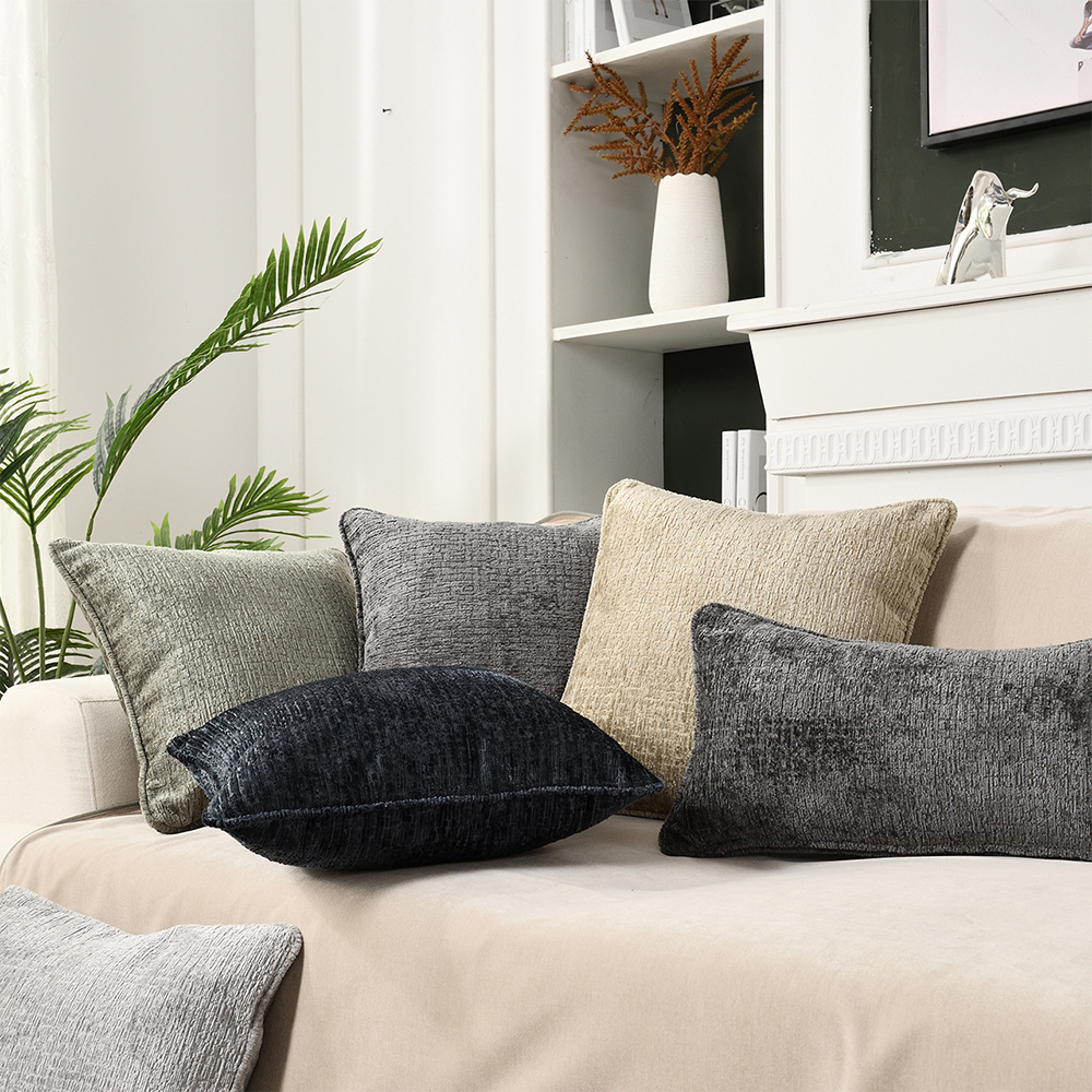 Bantal deko kusyen bertekstur chenille mewah